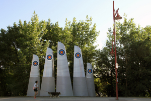 Jennifer Stillwell's "High Five" sculpture in Winnipeg