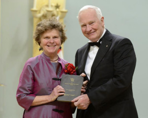 Arleen Paré accepts her award from the Governor General